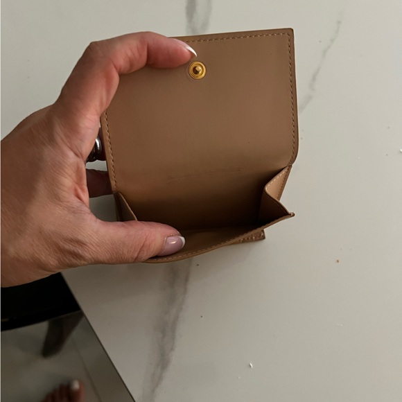 Bottega Veneta Intrecciato Tri-Fold Wallet - Picture 8 of 10